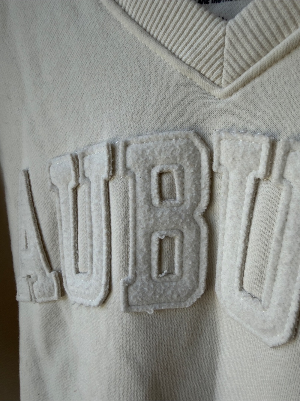 Pressbox Cream Auburn V-Neck Pullover Sweatshirt - Picture 3 of 6
